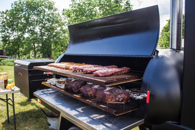 https://mdbbqservices.com/wp-content/uploads/2022/03/Meadow_Creek_TS250_Barbeque_Smoker_Trailer_Loaded_Meat-768x512.jpg