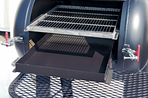 https://mdbbqservices.com/wp-content/uploads/2022/12/Meadow_Creek_TS70P_Tank_Smoker_10_Charcoal_Grill_Pan.jpg